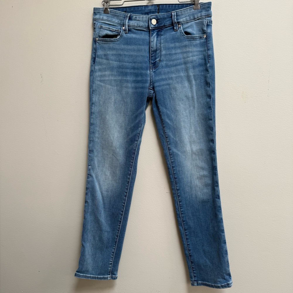 White House Black Market Faded Blue Ankle Jeans for Women- size 6S